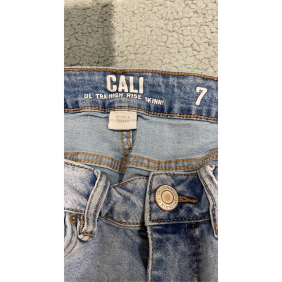 CALI Ultra Hight Rise Skinny Jeans - Picture 3 of 3